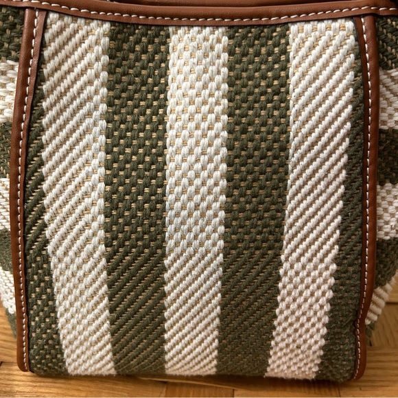 Tory Burch - McGraw Stripe Small Bucket Bag - Picture 13 of 16